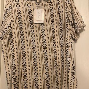LulaRoe Kelly’s 3XL tee